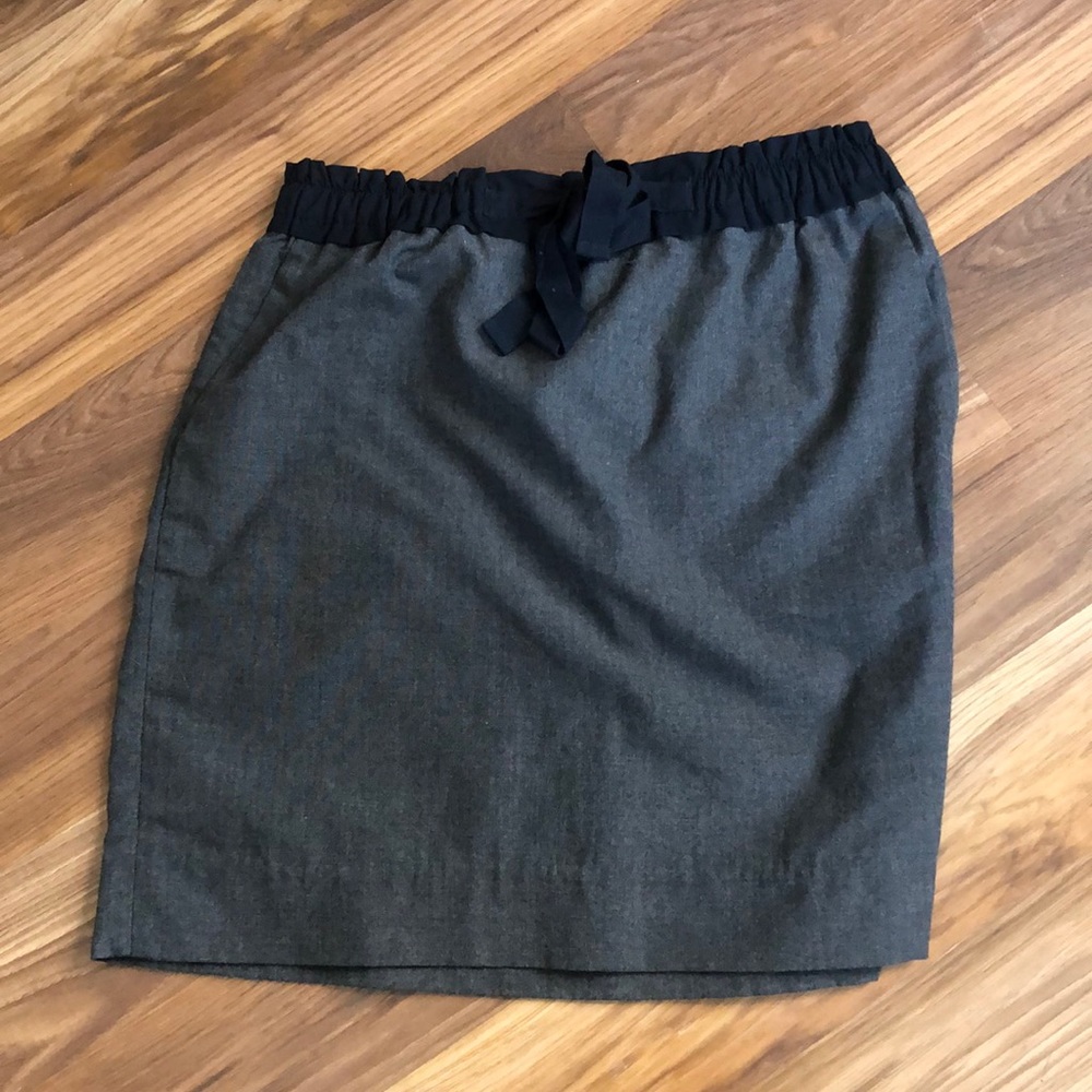 Gap Grey Skirt with Navy Elastic waist Size XS